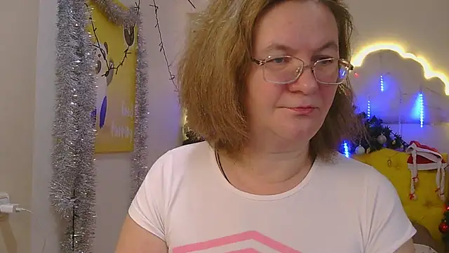 HolyMilfa online show from 01.12.25