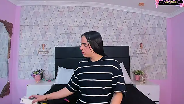 JustinePerry online show from 06.08.26