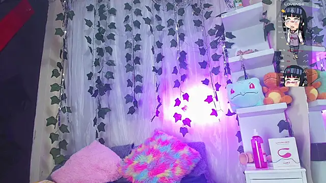 Snapshot of tokito_mitsuri chatting on 11.14.25 tokito mitsuri online show from 11.14.25