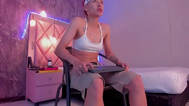 megan 100 online show from 01.03.25