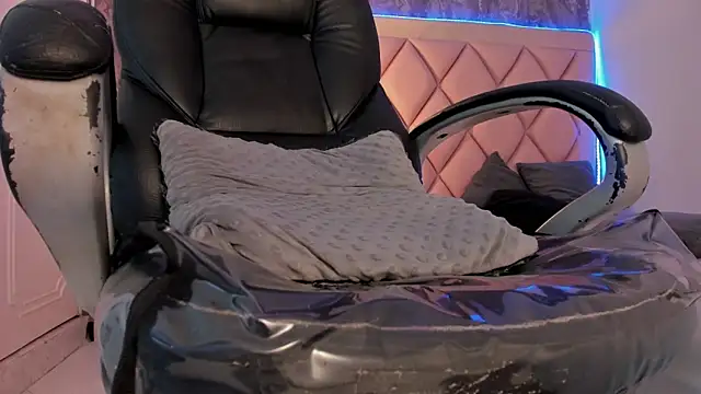 megan 100 online show from 03.09.25