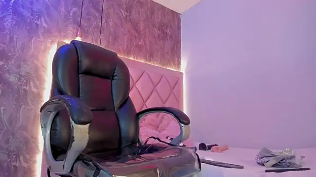 megan 100 online show from 06.02.26