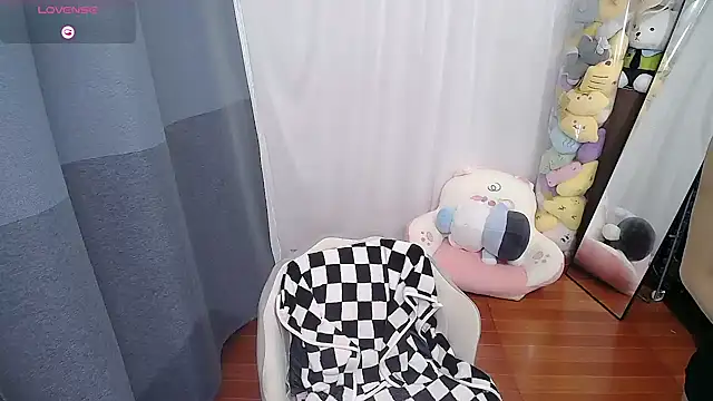 Snapshot of CN-Doudou chatting on 10.30.25 CN-Doudou online show from 10.30.25