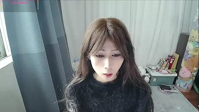 Snapshot of CN-Doudou chatting on 12.15.25 CN-Doudou online show from 12.15.25