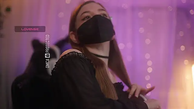 Snapshot of aarimass chatting on 02.04.25 aarimass online show from 02.04.25