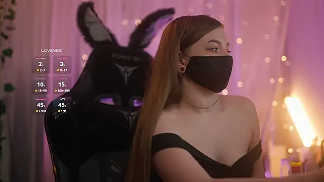 Snapshot of aarimass chatting on 02.18.25 aarimass online show from 02.18.25