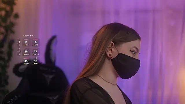 Snapshot of aarimass chatting on 03.04.25 aarimass online show from 03.04.25