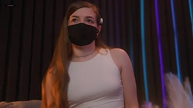 Snapshot of aarimass chatting on 03.19.25 aarimass online show from 03.19.25