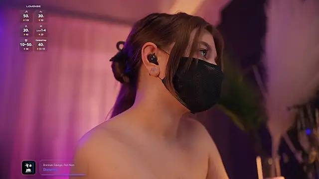 Snapshot of aarimass chatting on 10.30.25 aarimass online show from 10.30.25