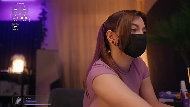 Snapshot of aarimass chatting on 11.17.25 aarimass online show from 11.17.25