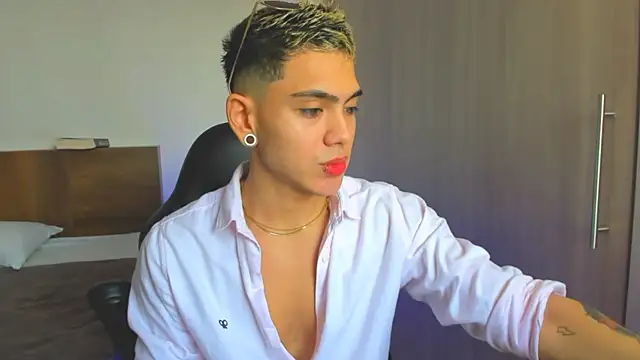 Stevenn 77 online show from 12.17.24