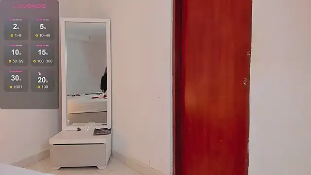 Snapshot of Alhana_pulido chatting on 12.10.24 Alhana pulido online show from 12.10.24