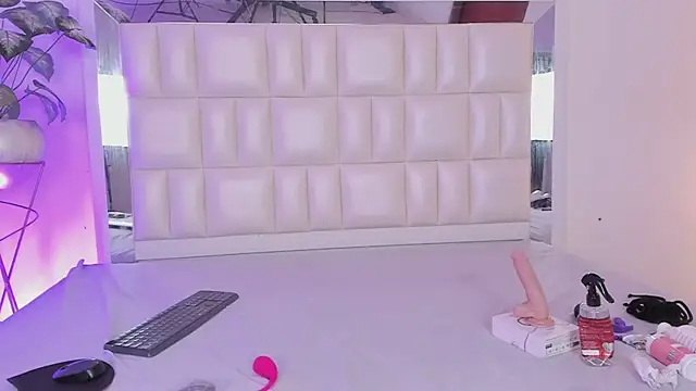 Snapshot of Alhana_pulido chatting on 01.12.25 Alhana pulido online show from 01.12.25