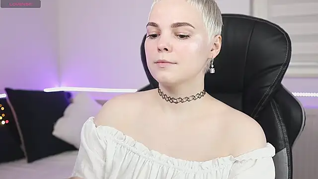 LikaBerry1 online show from 02.02.25