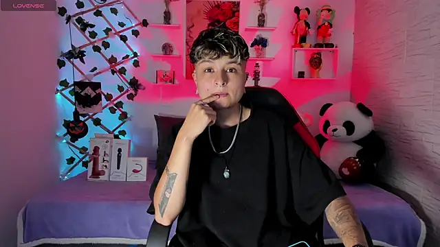 ZuryRamirez  online show from 11.06.25