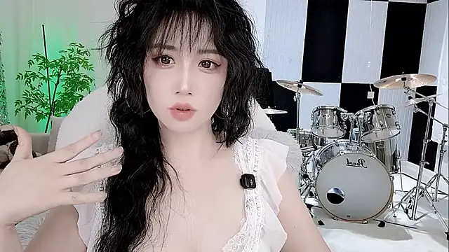 Vaness-a online show from 10.21.25