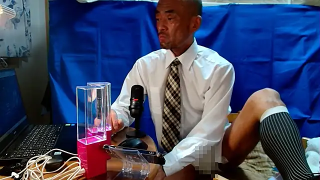 Snapshot of heita_omori chatting on 11.21.25 heita omori online show from 11.21.25