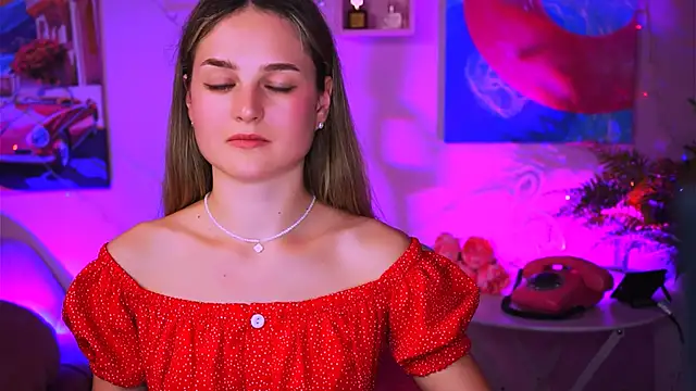 Snapshot of DeboraLarson chatting on 01.12.25 DeboraLarson online show from 01.12.25