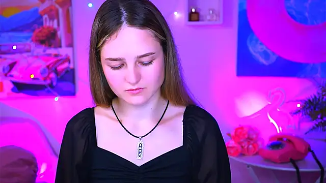 Snapshot of DeboraLarson chatting on 01.21.25 DeboraLarson online show from 01.21.25