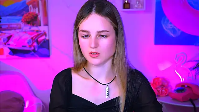 Snapshot of DeboraLarson chatting on 01.21.25 DeboraLarson online show from 01.21.25