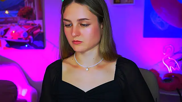 Snapshot of DeboraLarson chatting on 01.22.25 DeboraLarson online show from 01.22.25