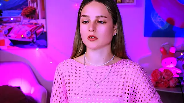 Snapshot of DeboraLarson chatting on 01.29.25 DeboraLarson online show from 01.29.25