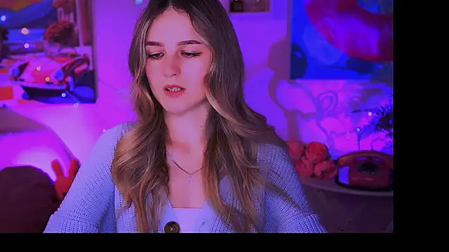 Snapshot of DeboraLarson chatting on 02.06.25 DeboraLarson online show from 02.06.25