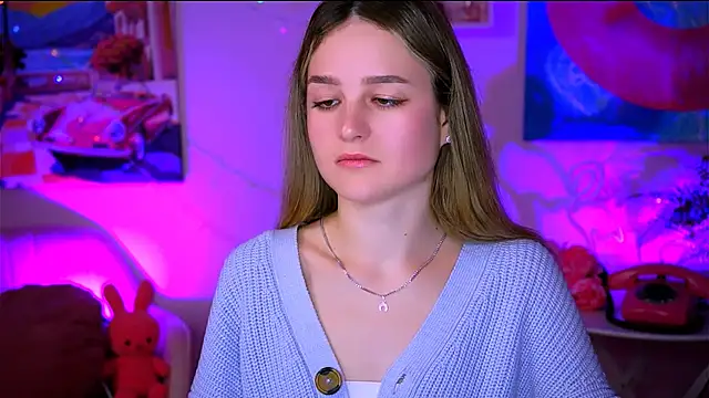 Snapshot of DeboraLarson chatting on 02.07.25 DeboraLarson online show from 02.07.25