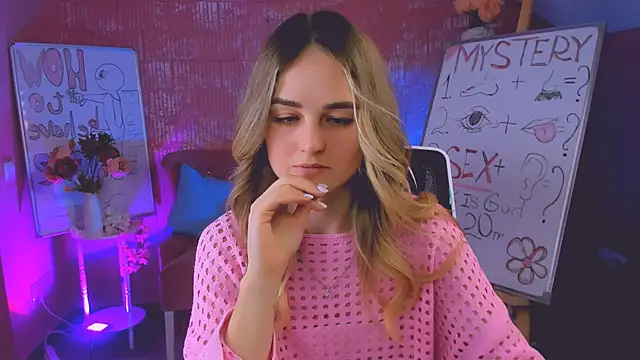 Snapshot of DeboraLarson chatting on 02.21.25 DeboraLarson online show from 02.21.25