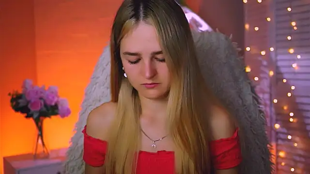 Snapshot of DeboraLarson chatting on 09.26.25 DeboraLarson online show from 09.26.25