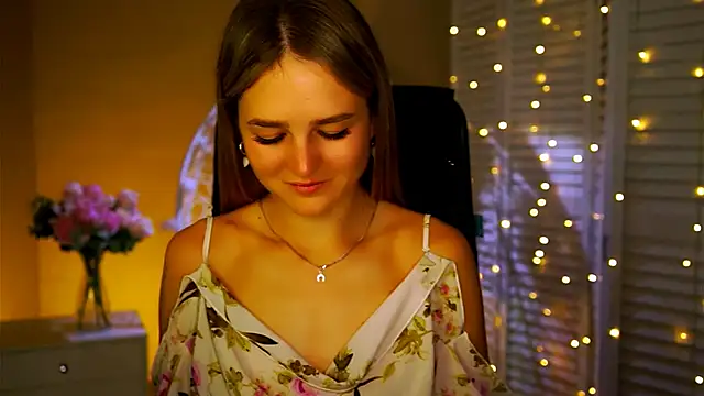 Snapshot of DeboraLarson chatting on 11.17.25 DeboraLarson online show from 11.17.25