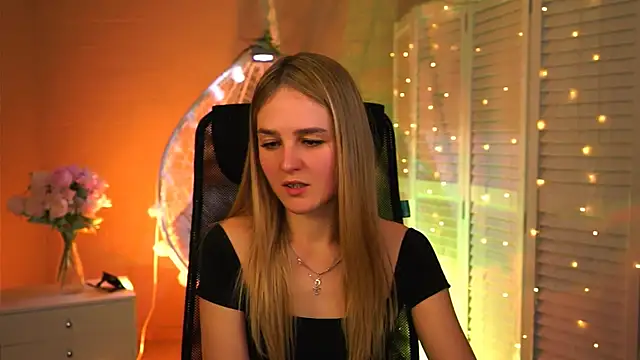 Snapshot of DeboraLarson chatting on 03.08.26 DeboraLarson online show from 03.08.26