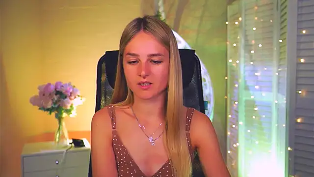 Snapshot of DeboraLarson chatting on 03.26.26 DeboraLarson online show from 03.26.26