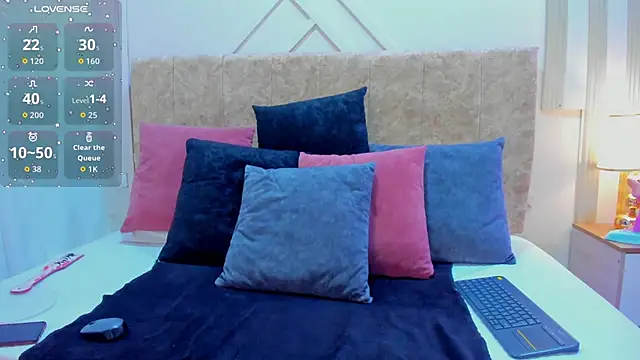 ashley  foxx  online show from 11.08.25