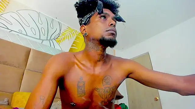 Snapshot of bigblackhotx1 chatting on 09.28.25 bigblackhotx1 online show from 09.28.25