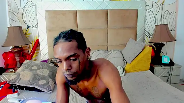 Snapshot of bigblackhotx1 chatting on 10.11.25 bigblackhotx1 online show from 10.11.25