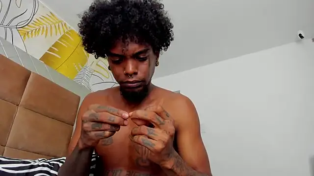 Snapshot of bigblackhotx1 chatting on 11.30.25 bigblackhotx1 online show from 11.30.25