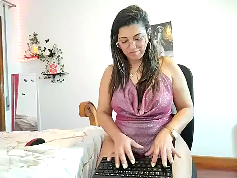 Julie Boronat26 online show from 01.10.25