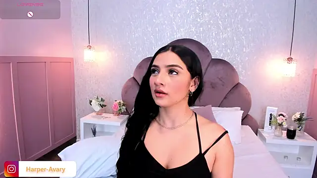 Snapshot of Harper-Avary chatting on 03.14.25 Harper-Avary online show from 03.14.25