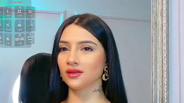 Snapshot of Harper-Avary chatting on 12.01.25 Harper-Avary online show from 12.01.25