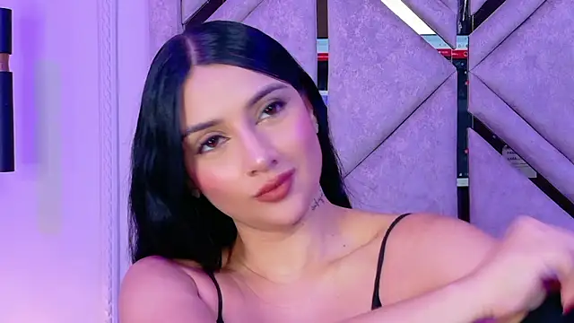 Snapshot of Harper-Avary chatting on 02.18.26 Harper-Avary online show from 02.18.26