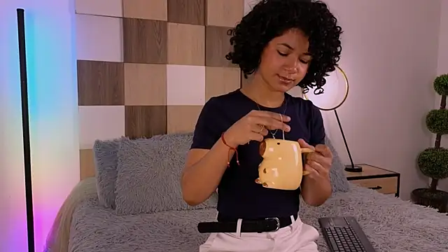 Snapshot of Adele_Carter_ chatting on 11.07.25 Adele Carter online show from 11.07.25