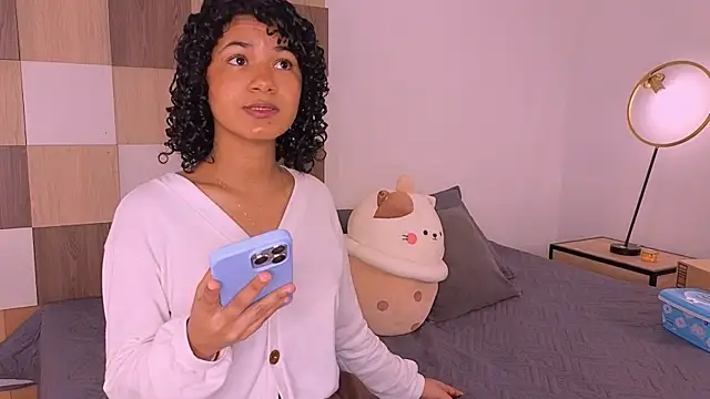 Snapshot of Adele_Carter_ chatting on 12.05.25 Adele Carter online show from 12.05.25