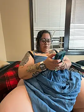 Snapshot of tillymarie34 chatting on 05.26.26 tillymarie34 online show from 05.26.26