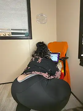 Snapshot of tillymarie34 chatting on 07.30.26 tillymarie34 online show from 07.30.26