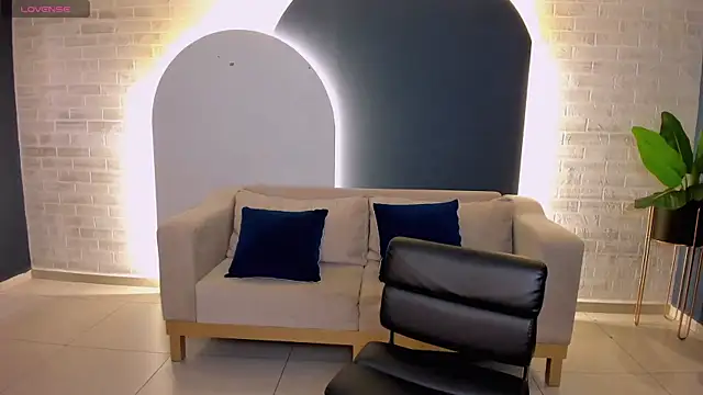 StacyWoods online show from 03.17.25