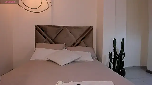 StacyWoods online show from 05.06.26