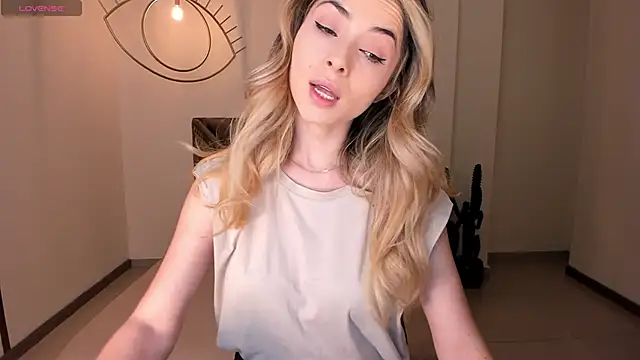 StacyWoods online show from 05.07.26