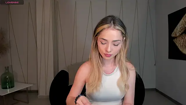 StacyWoods online show from 05.11.26