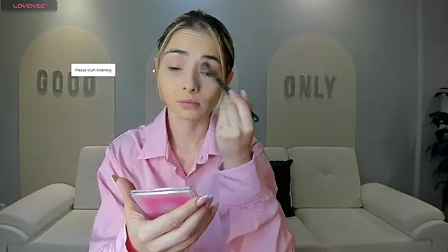 StacyWoods online show from 06.12.26